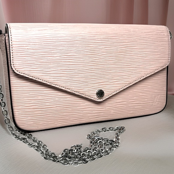 Louis Vuitton Handbags - Authenticated Louis Vuitton Rose Ballerine Epi Felicie Pochette